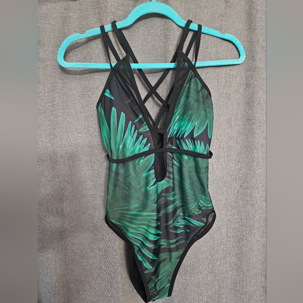 Davi & Dani Strappy One piece Leaf Swimsuit Green Black